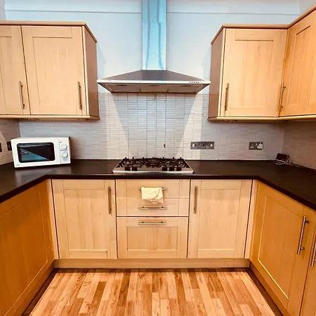 Town House In Surbiton/Kingston Villa